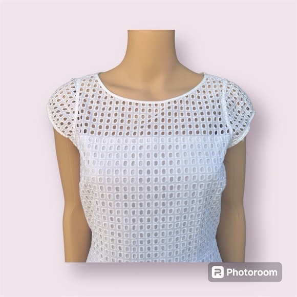 J. CREW around Neck White Eyelet Cap Sleeve Fit & Flare Dress size 4 - Picture 4 of 12